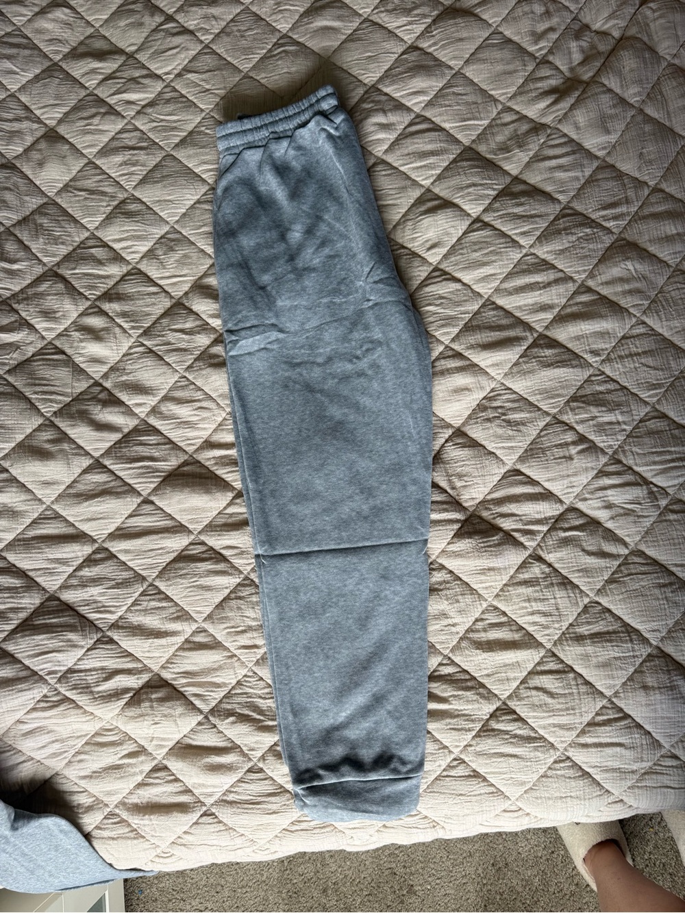 Source Unknown Gray Crewneck Sweatshirt with Green Boston Print - Picture 3 of 3
